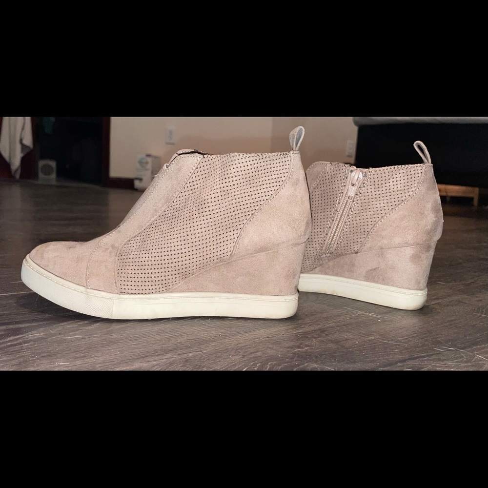 tan wedge sneakers! worn one time! size 6.5
